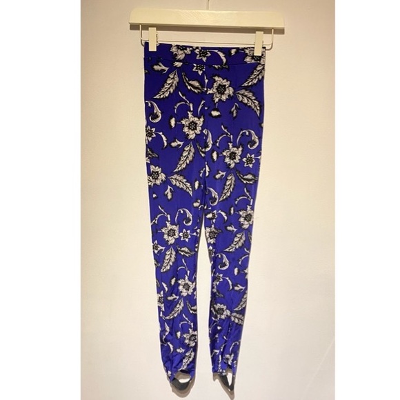 Printed Leggings with foot straps - Picture 3 of 10